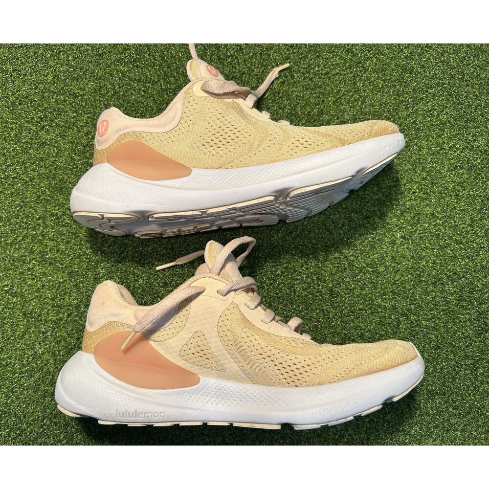 Lululemon Women's Beyondfeel Running Shoes Size 9 Peach (Harvest yellow)